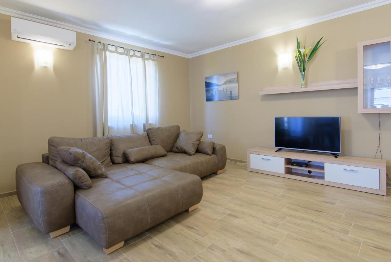 Plovanija Apartments Belvedere By Rent Istria מראה חיצוני תמונה