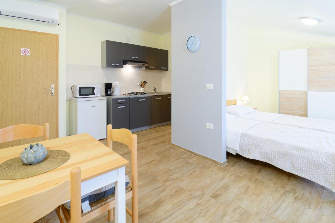 Plovanija Apartments Belvedere By Rent Istria מראה חיצוני תמונה