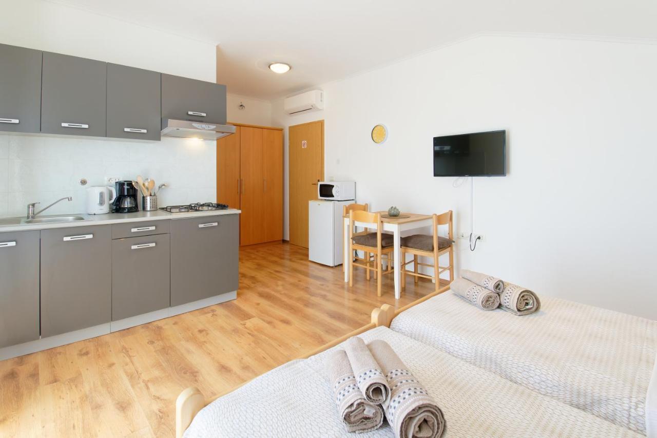 Plovanija Apartments Belvedere By Rent Istria מראה חיצוני תמונה